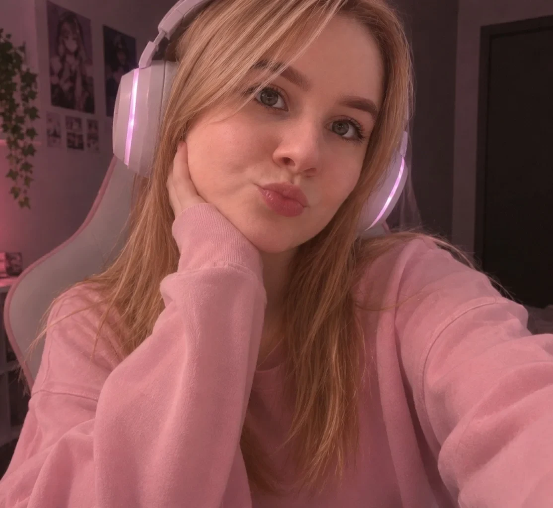 Лия — e-girl для Counter-Strike 2, R.E.P.O., Genshin Impact, Zenless Zone Ze…
